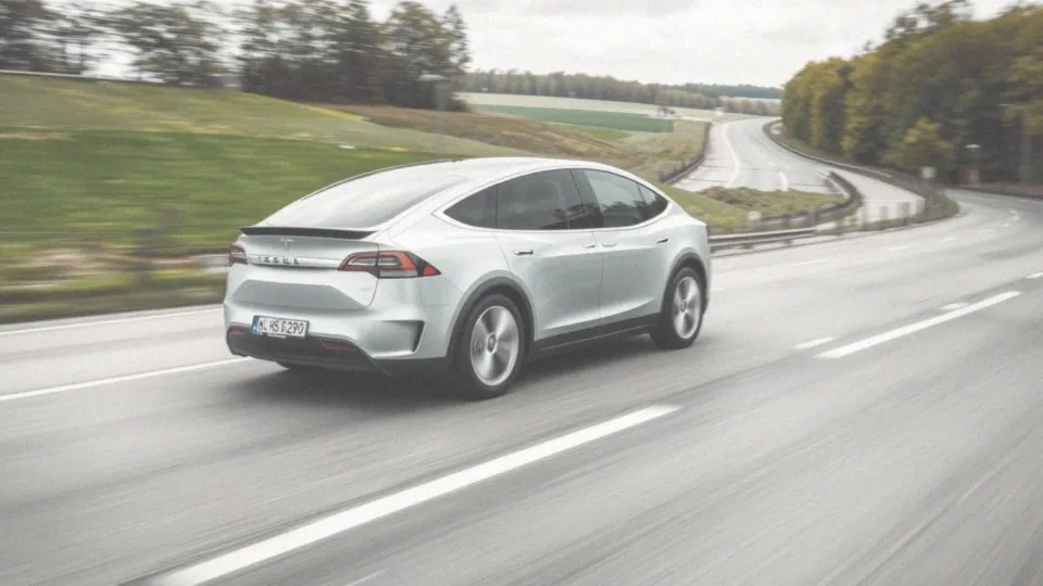 Jakie są osiągi Modelu X?
